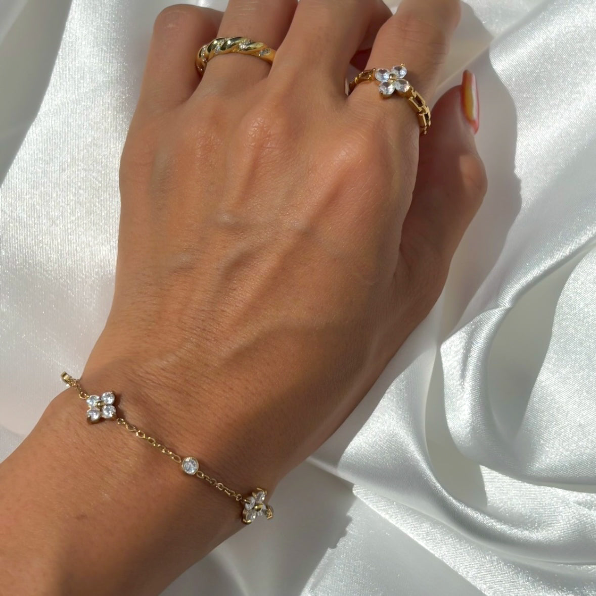BLOOM GOLD BRACELET