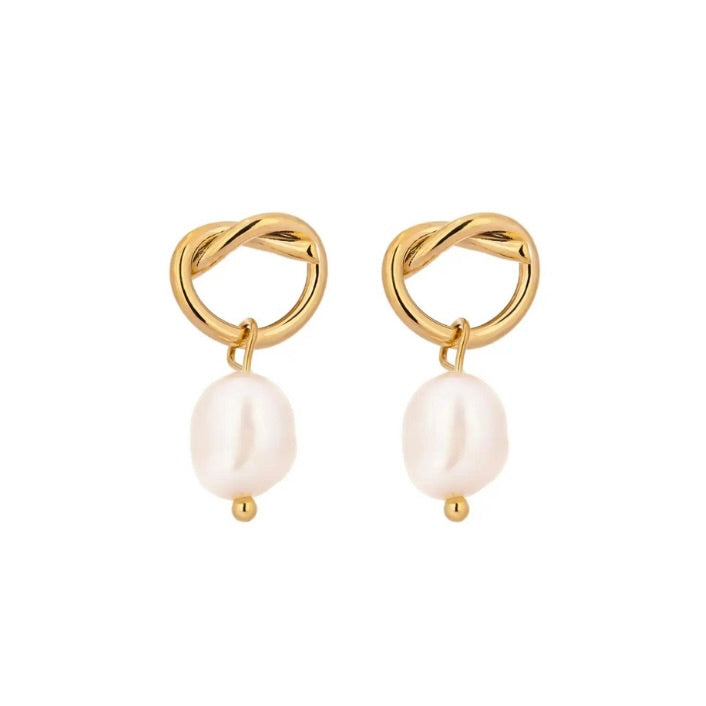 PEARL EARRINGS【天然淡水パール】