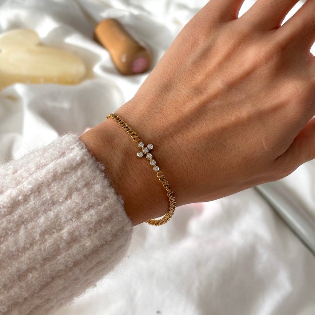 【NEW】GOLDEN CROSS CHAIN