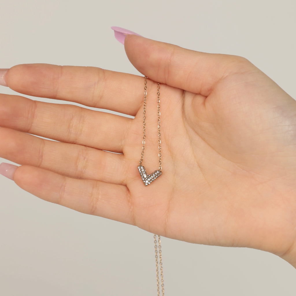 V NECKLACE