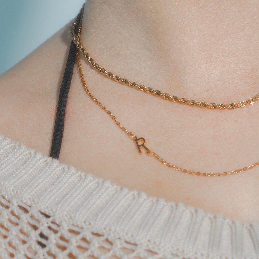 INITIAL CHAIN NECKLACE