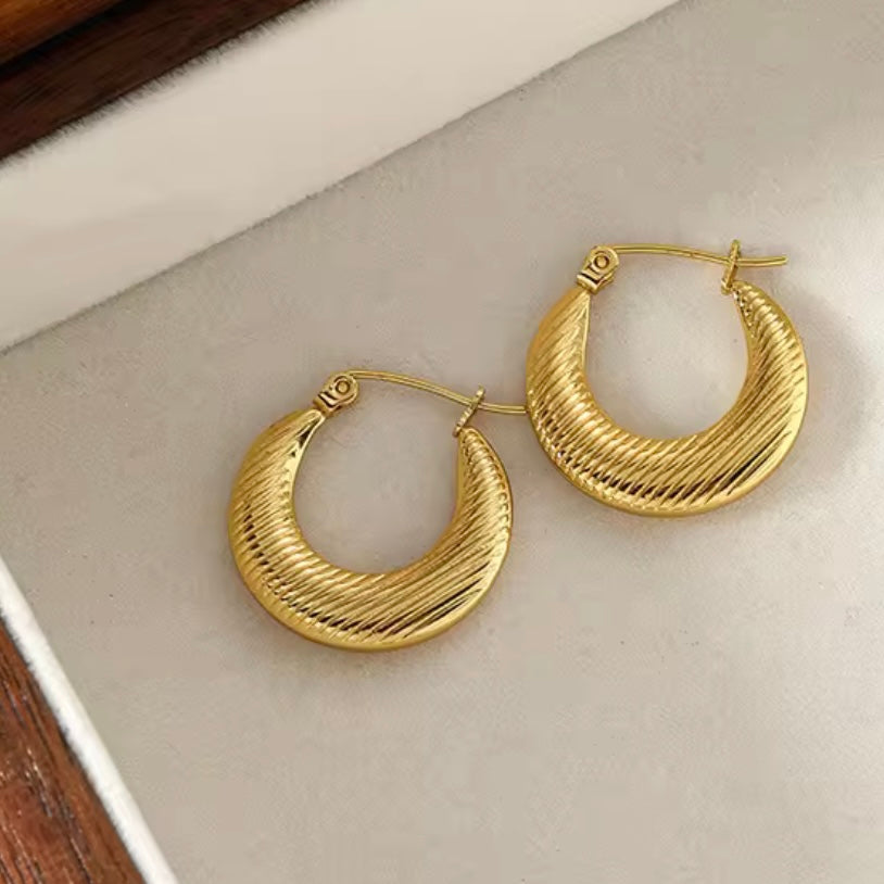 【NEW】GOLDEN WAVE HOOPS