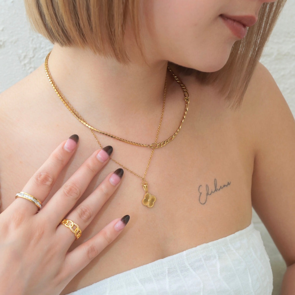 CLOVER INITIAL PENDANT