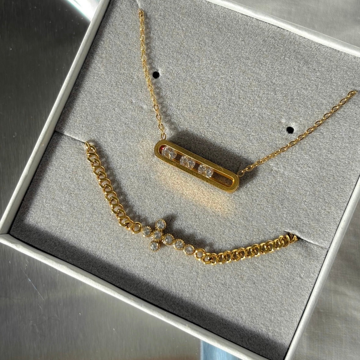 【NRW】CRYSTAL BAR NECKLACE