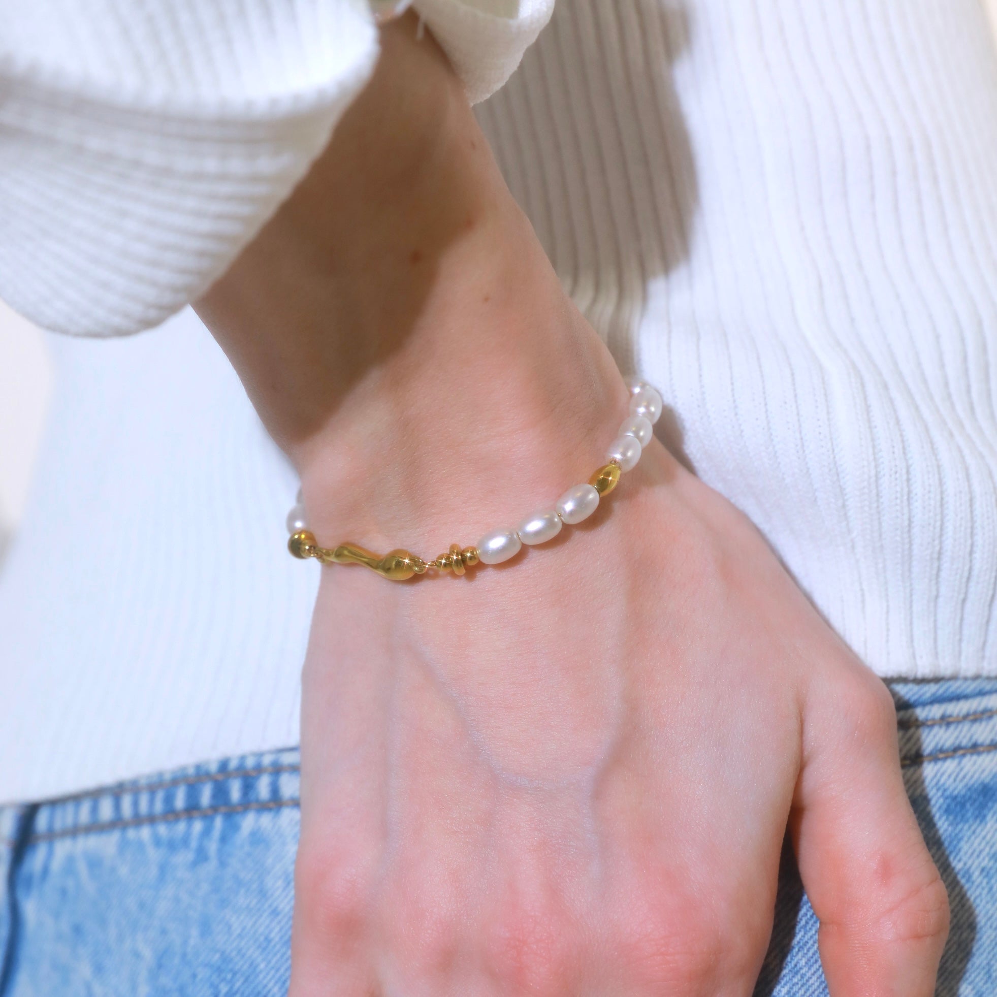 PEARL FLOW BRACELET