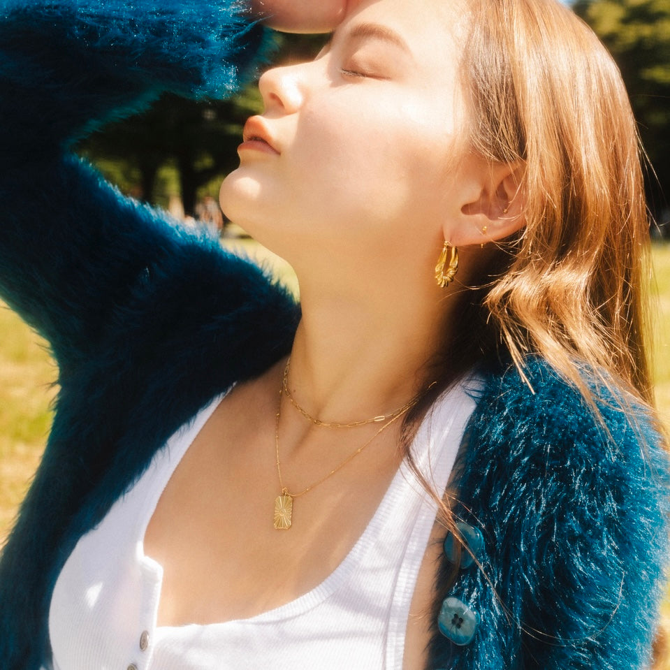 SUNNY SQUARE PENDANT