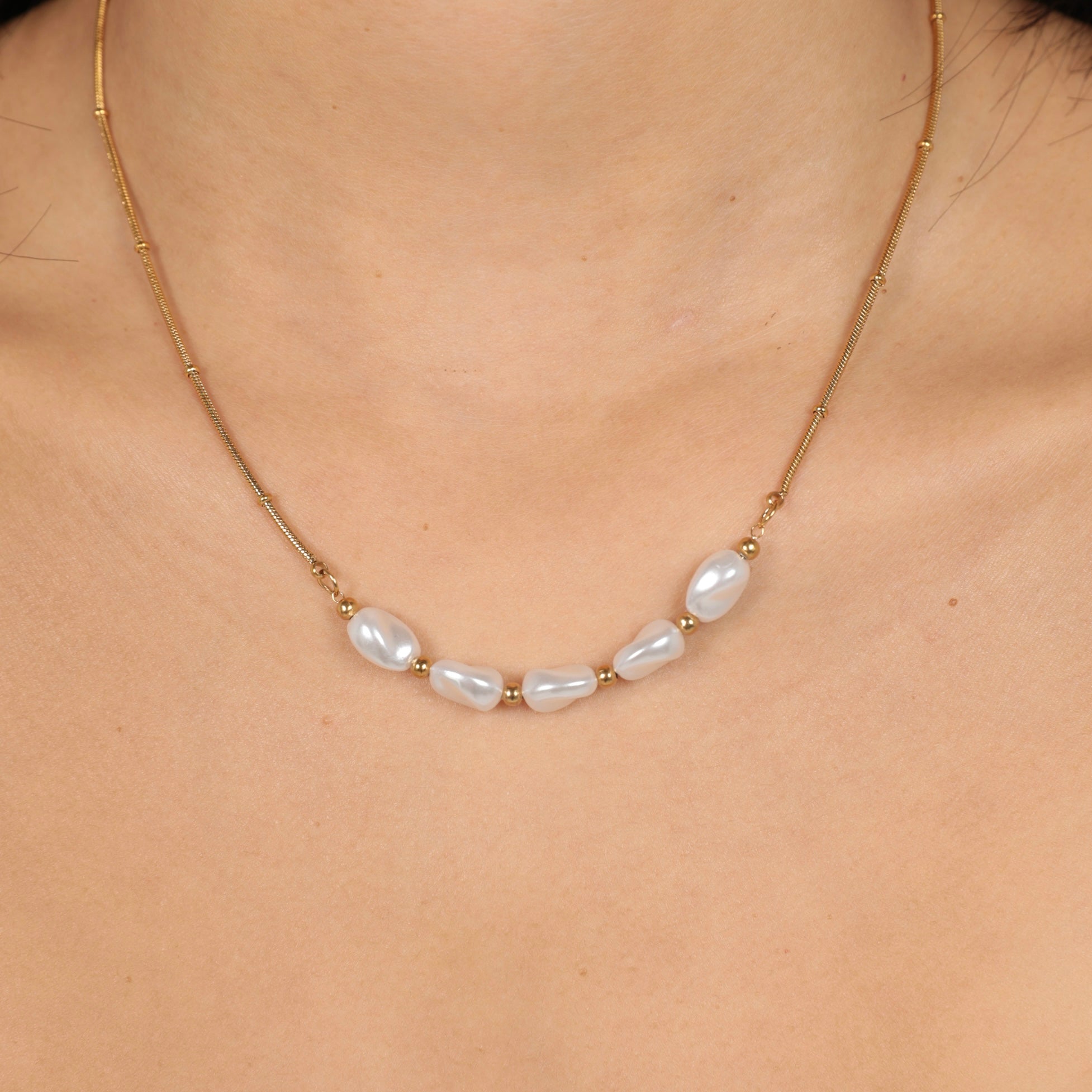 PEARL WAVE NECKLACE